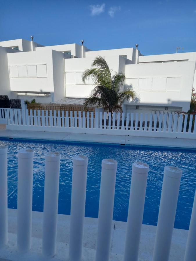 A Levante Conil- Solo Familias Y Parejas Conil De La Frontera Εξωτερικό φωτογραφία